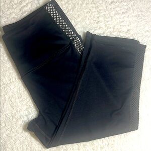 Victoria Sport Black Capri  Leggings with Mesh Detail. Size M.